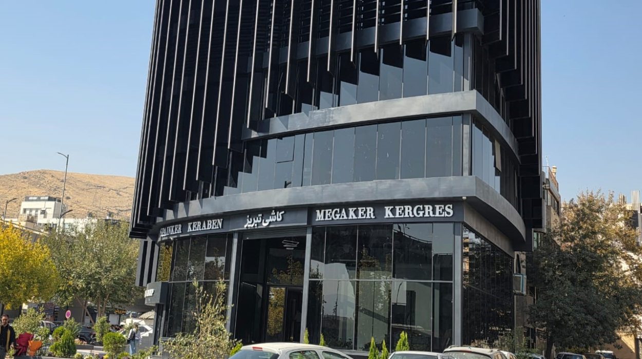 کاشی تبریز